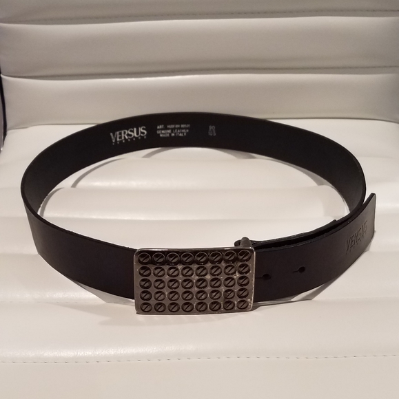 VERSUS VERSACE MEN LEATHER BELT, ITALIAN SIZE 95 USA 30-32 MADE IN ITALY. - Picture 2 of 4